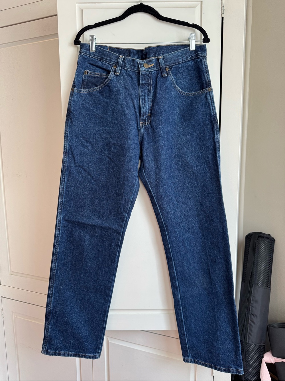 Wrangler Straight Jeans in Dark Indigo Blue